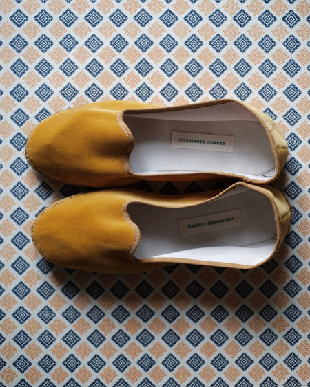 cherished-corner-friulane-italien-furlane-chaussons-mimosa-1 